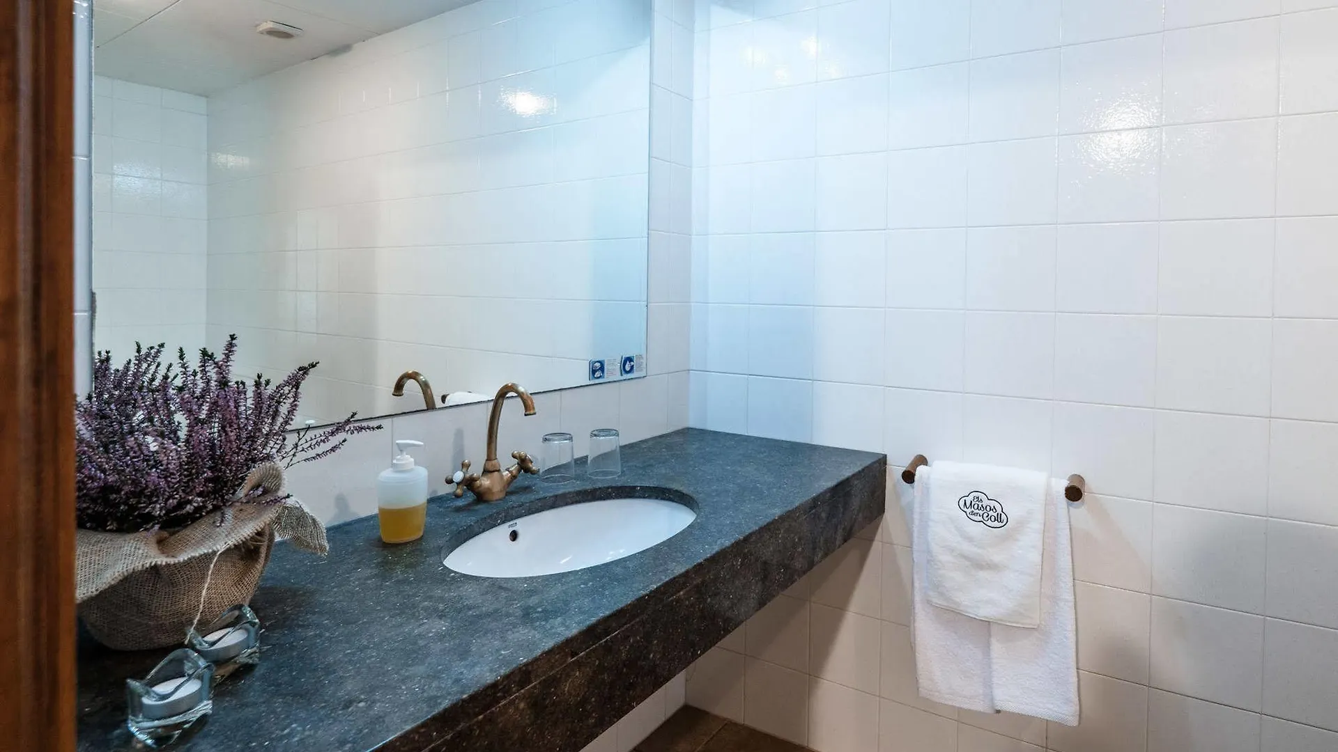 Hotel Can Barnosell - Els Masos D'En Coll Fontanilles